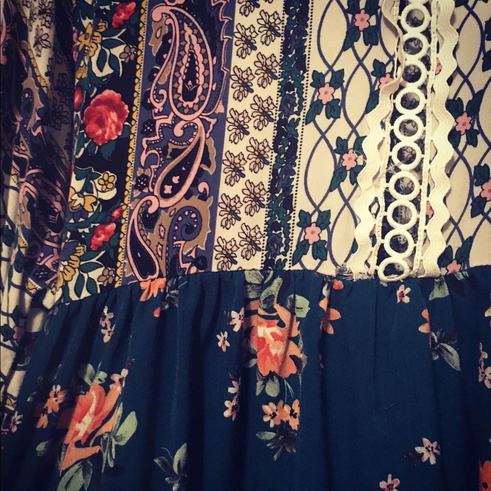 Dress - Picture 2 of 2